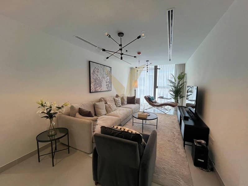 5BR+M Semi-Detached Villa | Ideal Family Home - Image 1