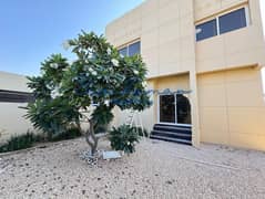 فیلا في أم سقيم 1،أم سقیم 4 غرف 300000 درهم - 14137228