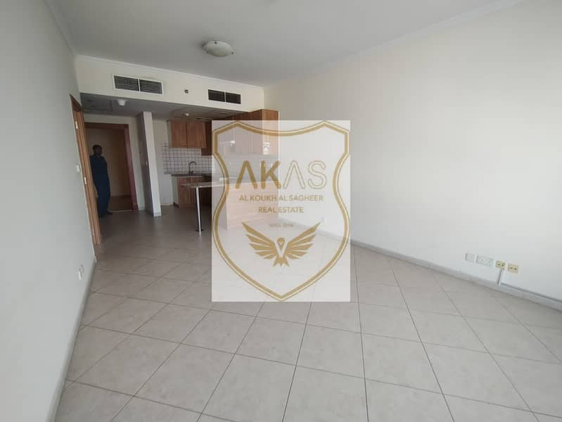 LUXURY 1BHK FOR FAMILY IN 85K 3 CHEQUES NEAR TO DCC METRO