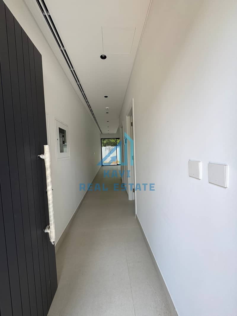 Luxury 3BHK Townhouse Surrounded by Green Forest Views - Image 3