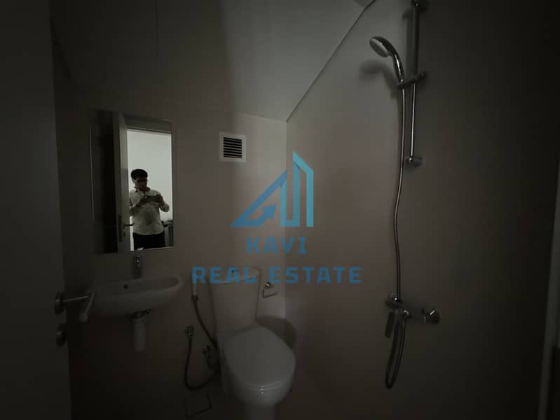 Luxury 3BHK Townhouse Surrounded by Green Forest Views - Image 4