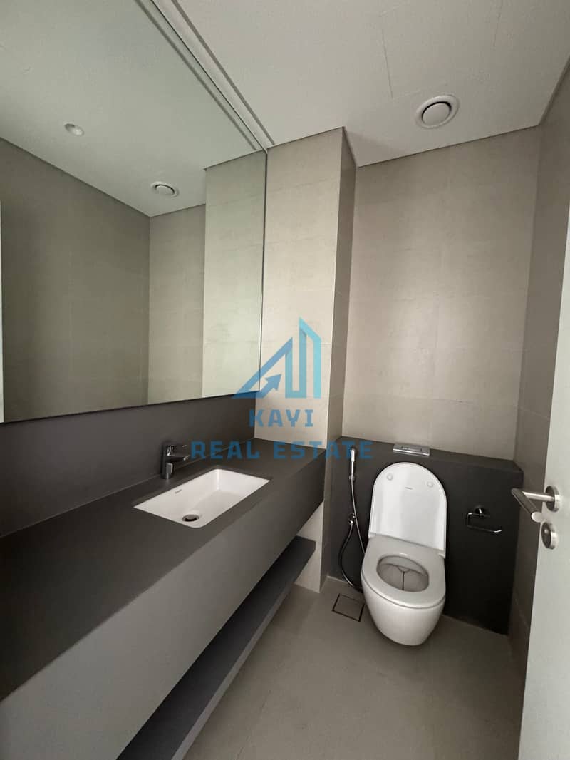 Luxury 3BHK Townhouse Surrounded by Green Forest Views - Image 8