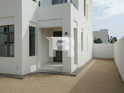 Villa With Community Near Pool and Park Villa With Community Near Pool and Park