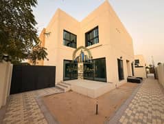 فيلا فاخرة واسعة مكونة من ثلاث غرف نوم، جميعها غرف نوم رئيسية، تقع في زاوية مبنى سكني في مدينة الشارقة المستدامة، للإيجار