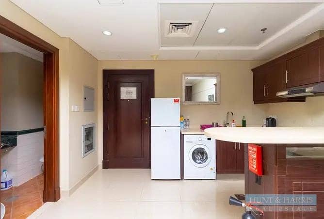 Stunning One Bedroom Fully Furnished Apartment in Marina/ Ready to Move