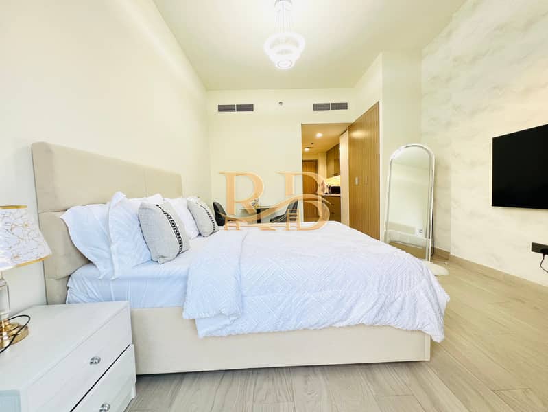 Fully Furnished Studio || Spacious Size || Boulevard View || Ready to Move