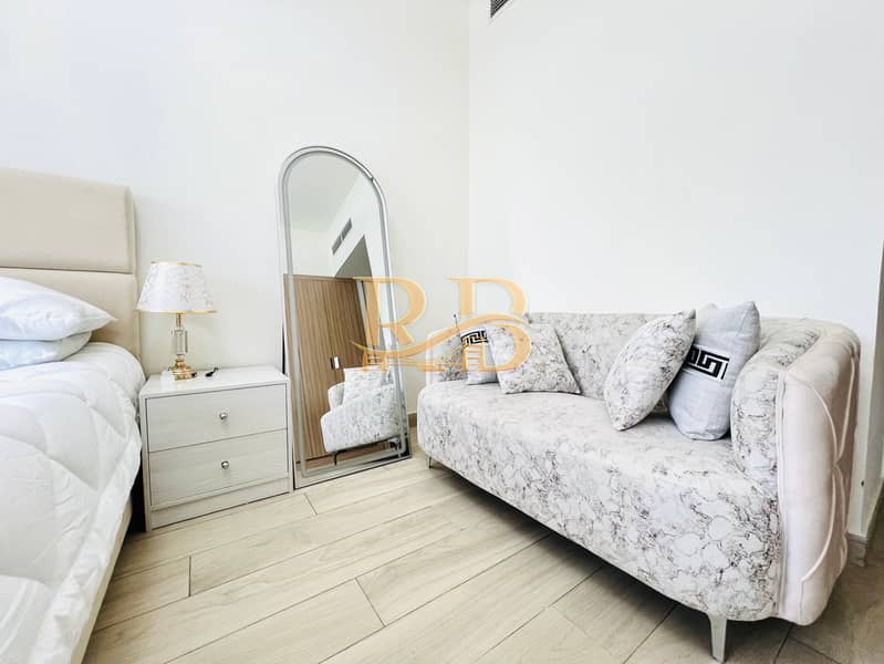 Fully Furnished Studio || Spacious Size || Boulevard View || Ready to Move