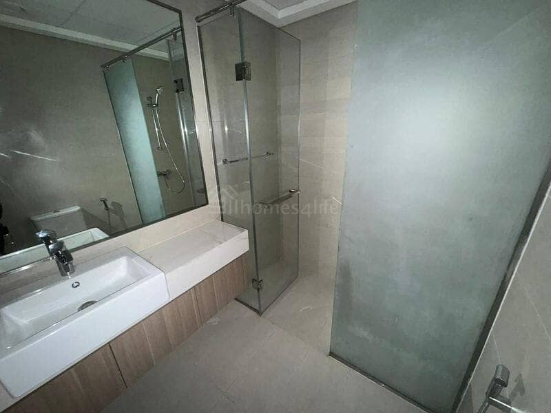 1 Bedroom | Pool View | Spacious Unit - Image 9