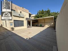 للإيجار فيلا بالروضة قرب شارع الشيخ عمار تاني نمرة 6 غرف مجلس وصالة وغرفة خادمة 160 ألف نهائي