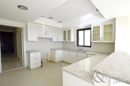 3 Bed | White Wood Finish | Single Row | 3 Bed | White Wood Finish | Single Row |