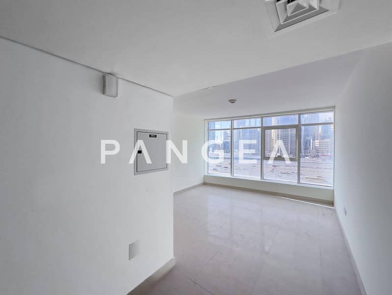 Exceptional Lake View | High Floor | Large Layout - Image 3