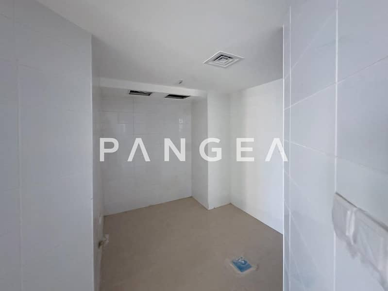 Exceptional Lake View | High Floor | Large Layout - Image 6