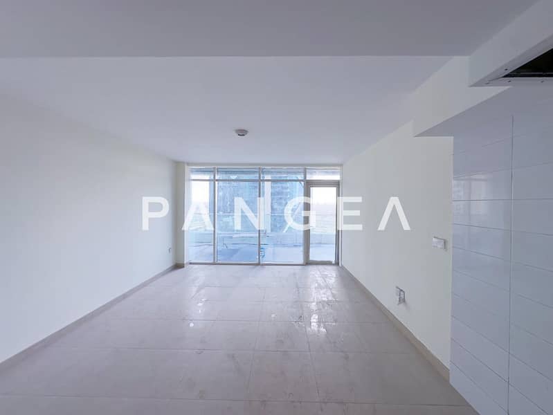 Genuine Resale | Lake View | High Floor - Image 3