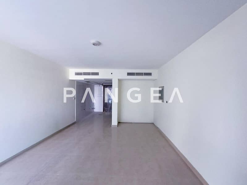 Exceptional Lake View | High Floor | Large Layout - Image 8