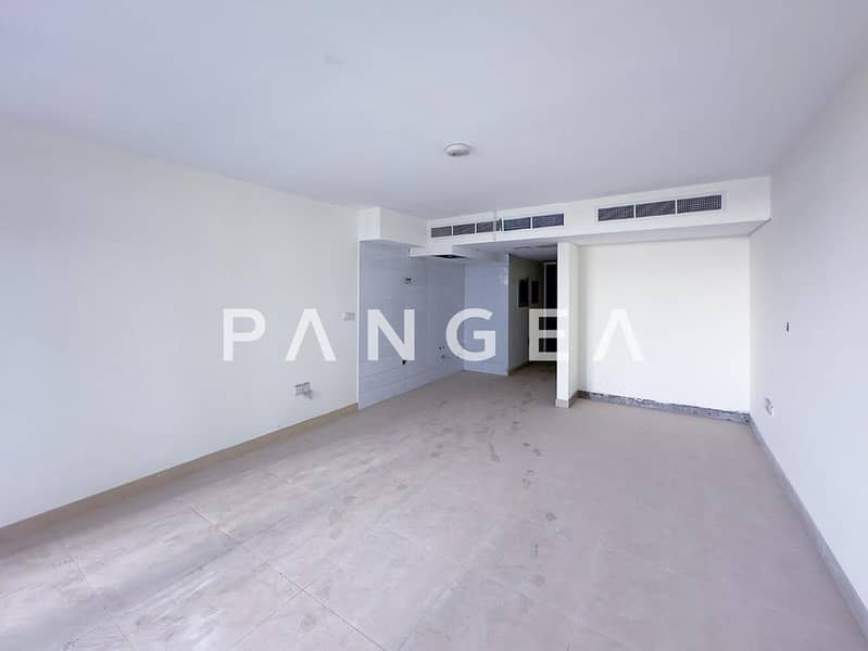 Exceptional Lake View | High Floor | Large Layout - Image 9