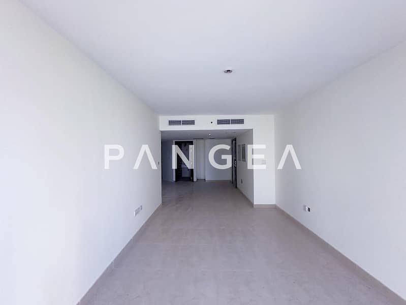 Exceptional Lake View | High Floor | Large Layout - Image 10