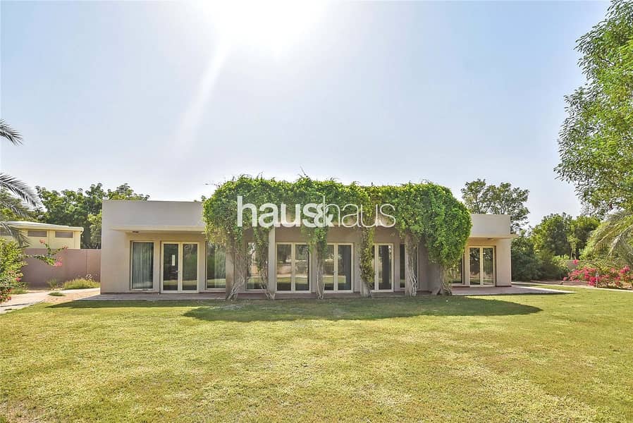 Very Rare | Bungalow | Golf Course View.