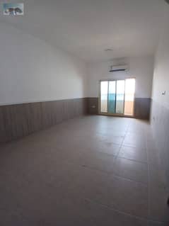 شقة غرفتين وصالة للإيجار في الروضة 2 بعجمان مساحة ممتازة 3 حمام مع خزائن بالحائط قريبة من مطعم ليالي بيروت موقع حيوي ومناسب للعائلات