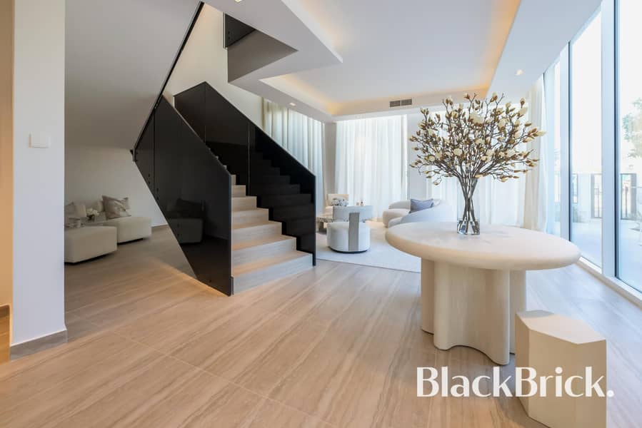 Ixora Townhouse | Excellent Location To The Bay - Image 3