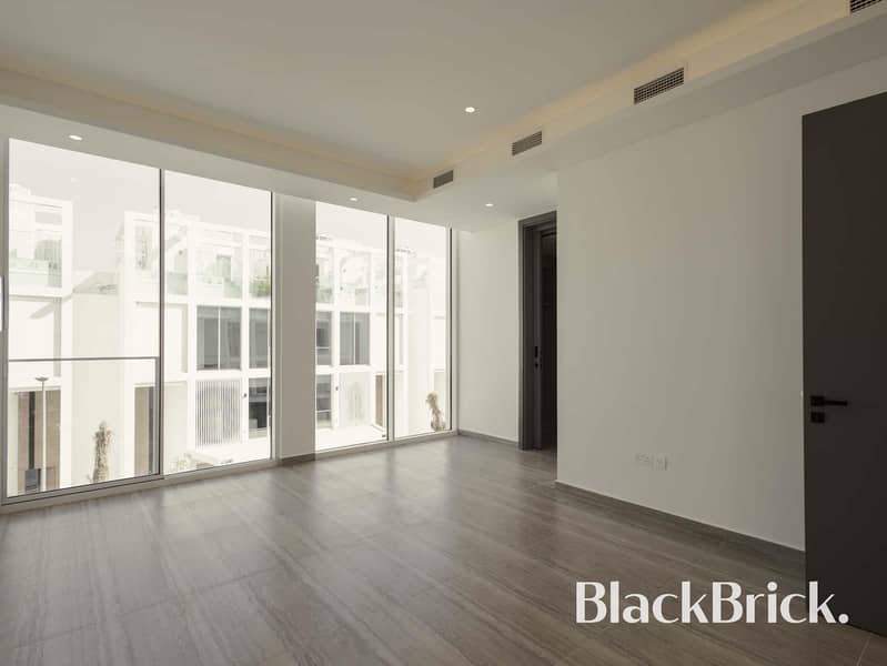 Ixora Townhouse | Excellent Location To The Bay - Image 11
