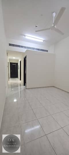 استوديو شقة للعائلة في بر دبي مقابل مركز سوق الفهيدي نستو هايبر ماركت في مينا بازار بالقرب من محطة مترو شرف دي جي