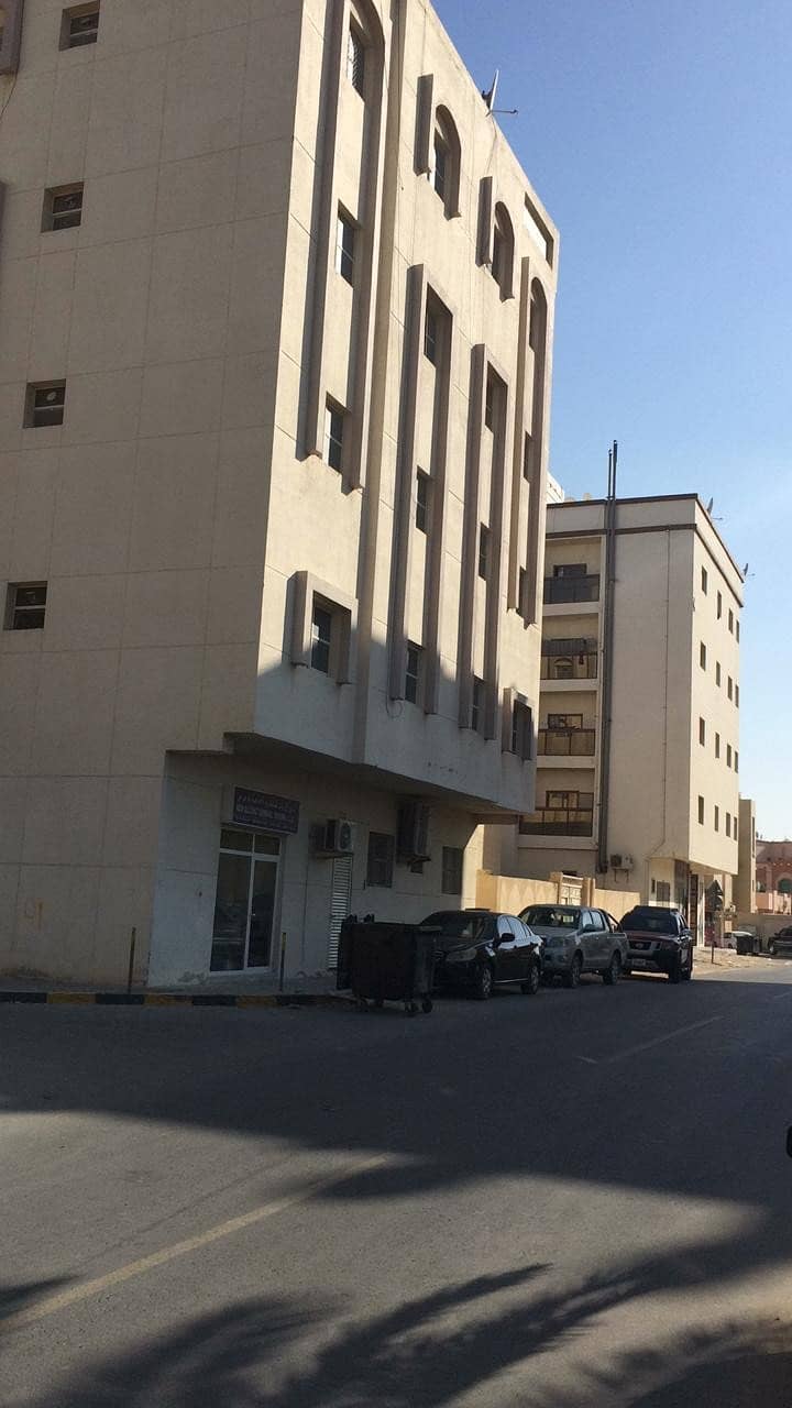 للبيع بناية مؤجرة ارضي + 4 بدخل اكثر من 10 % للبيع بناية مؤجرة ارضي + 4 بدخل اكثر من 10 %