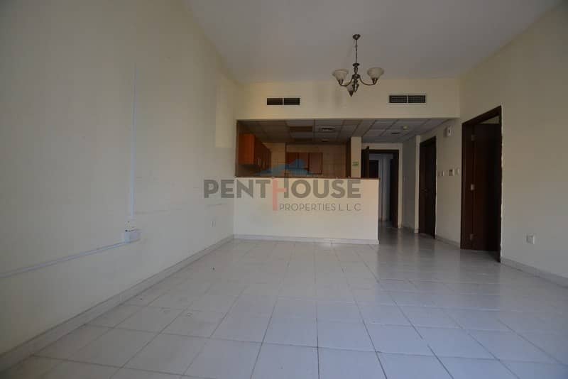 Spacious 1 Bed in Family Building behind The Pavillion