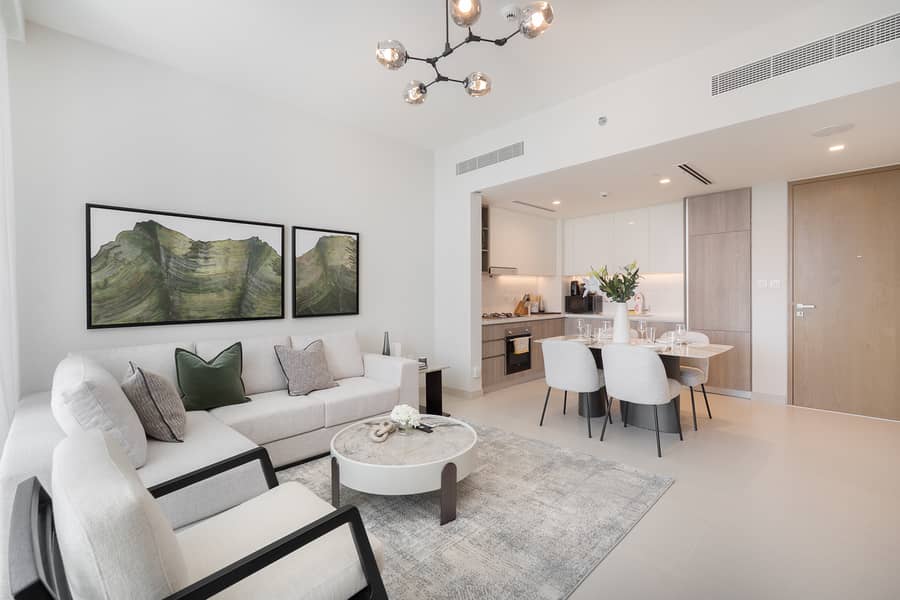 Elegant 1BR LIV Marina Dubai World-Class Amenities - Image 3