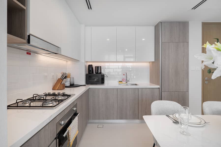 Elegant 1BR LIV Marina Dubai World-Class Amenities - Image 6