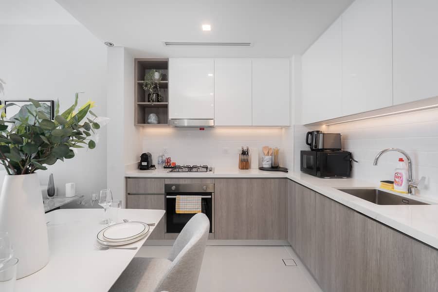 Elegant 1BR LIV Marina Dubai World-Class Amenities - Image 7