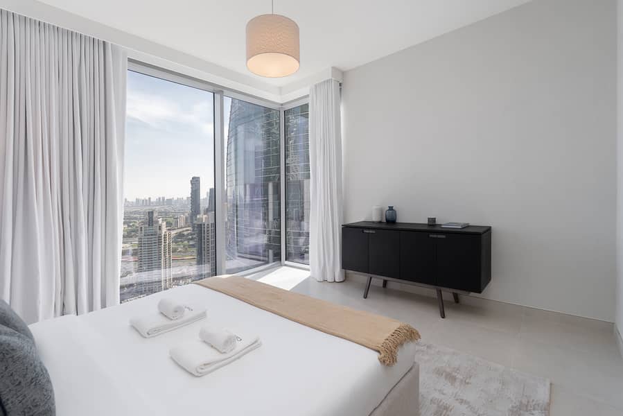 Elegant 1BR LIV Marina Dubai World-Class Amenities - Image 9