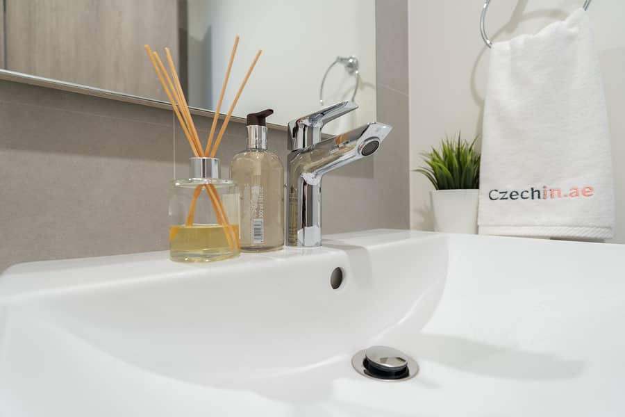 Elegant 1BR LIV Marina Dubai World-Class Amenities - Image 32