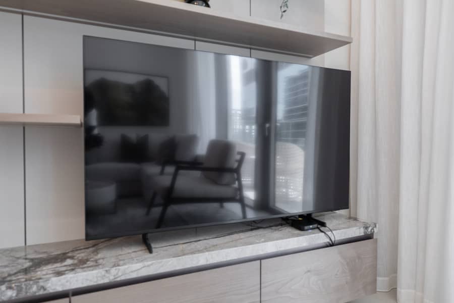 Elegant 1BR LIV Marina Dubai World-Class Amenities - Image 37