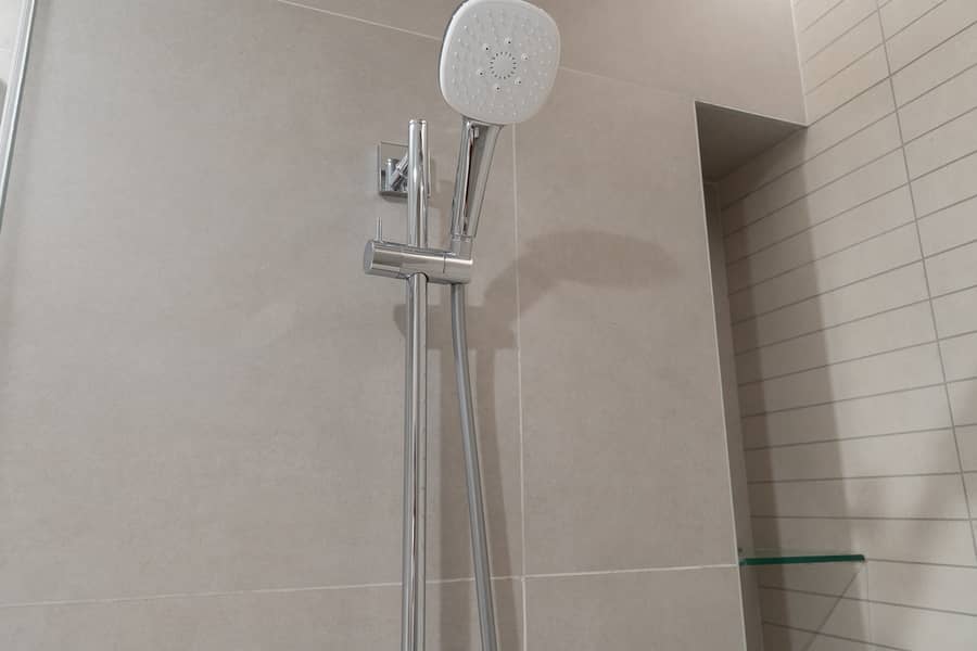 Elegant 1BR LIV Marina Dubai World-Class Amenities - Image 39