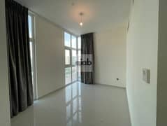 Spacious & Elegant | Vacant | Closed Kitchen