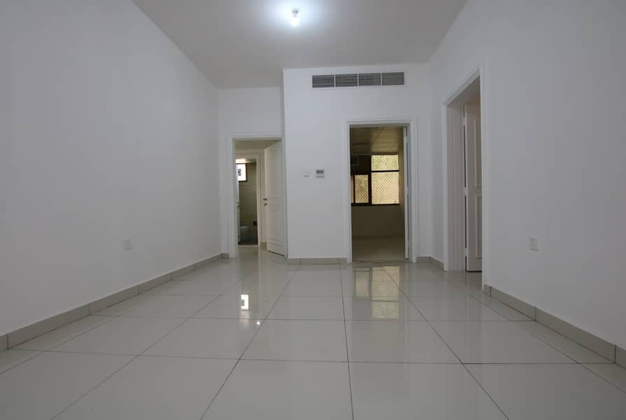 شقة في المربع 4 غرف 70000 درهم - 4373175