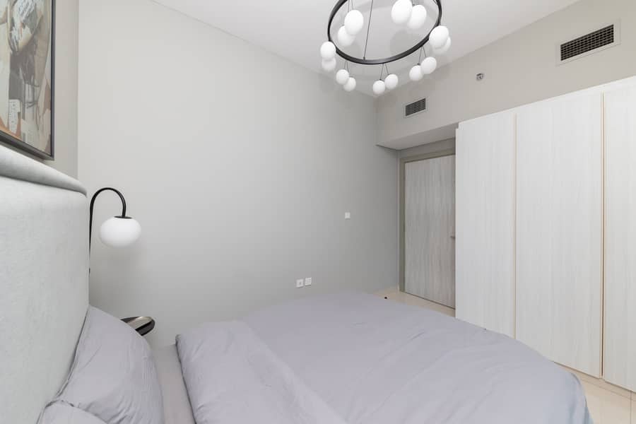 Fully furnished | High floor | City view | Ready to move in - Image 10