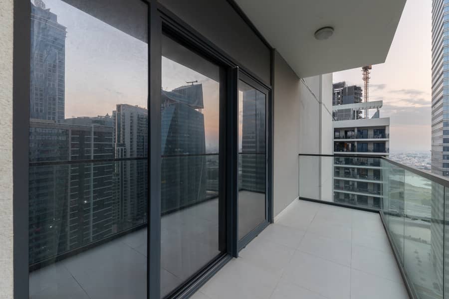 Fully furnished | High floor | City view | Ready to move in - Image 15