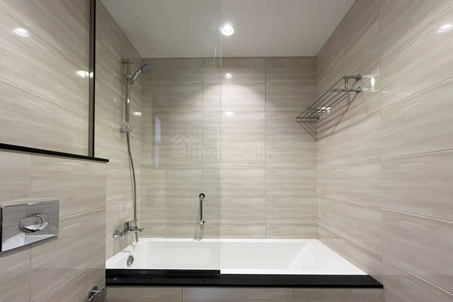 Vacant | Luxurious Amenities | Modern - Image 12