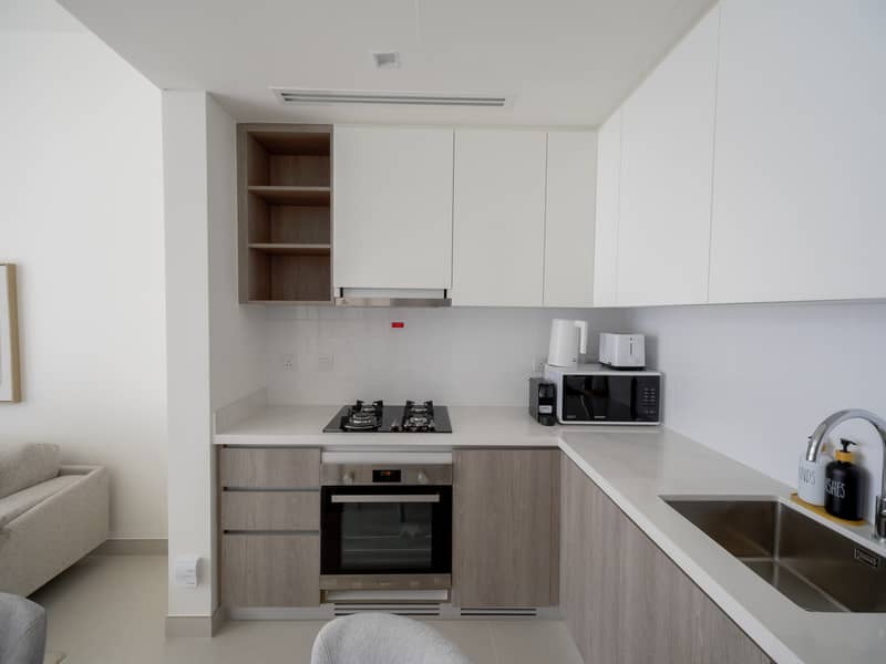 Panoramic Marina view | Private balcony - Image 11