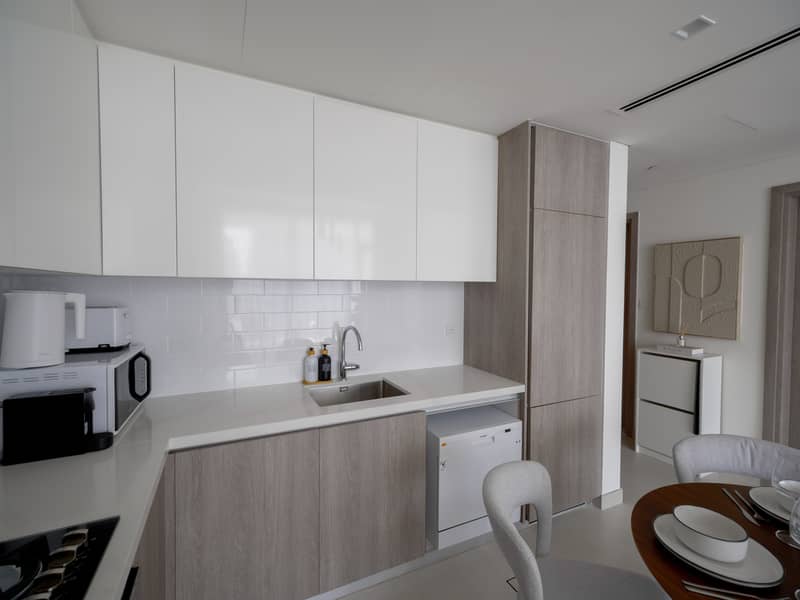 Panoramic Marina view | Private balcony - Image 12