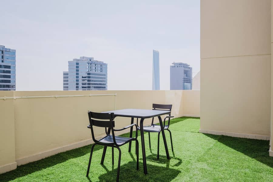 Lake View | Furnished | Flexible Terms