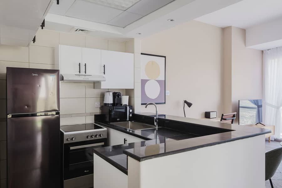 Lake View | Furnished | Flexible Terms - Image 9