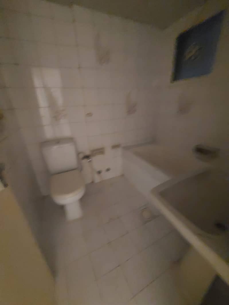 9 1000305830. jpg