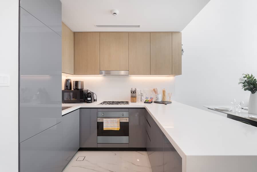 Luxury 2BR LIV Marina Dubai World-Class Amenities - Image 2