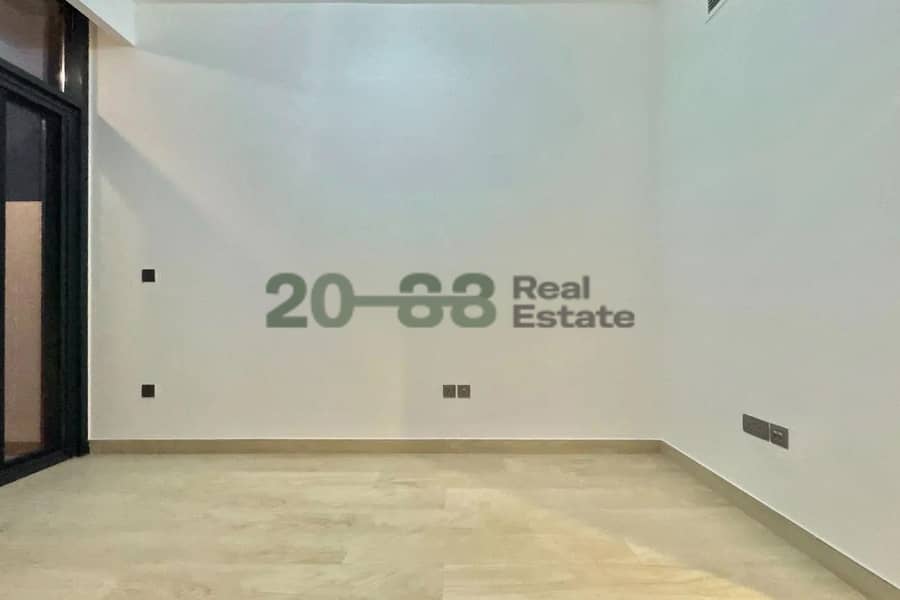 2 Photo - 3. jpg