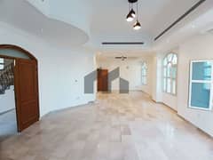 فيلا مستقله | قريبه من الفرسان مول | موقع مميز |حوش