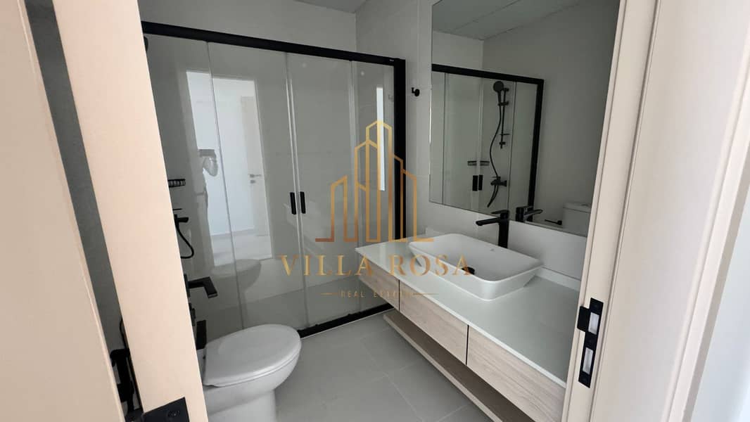 NEWEST TOWER IN SHARJAH | SEA VIEW | SPACIOUS | FOR RENT 3 BHK - Image 12