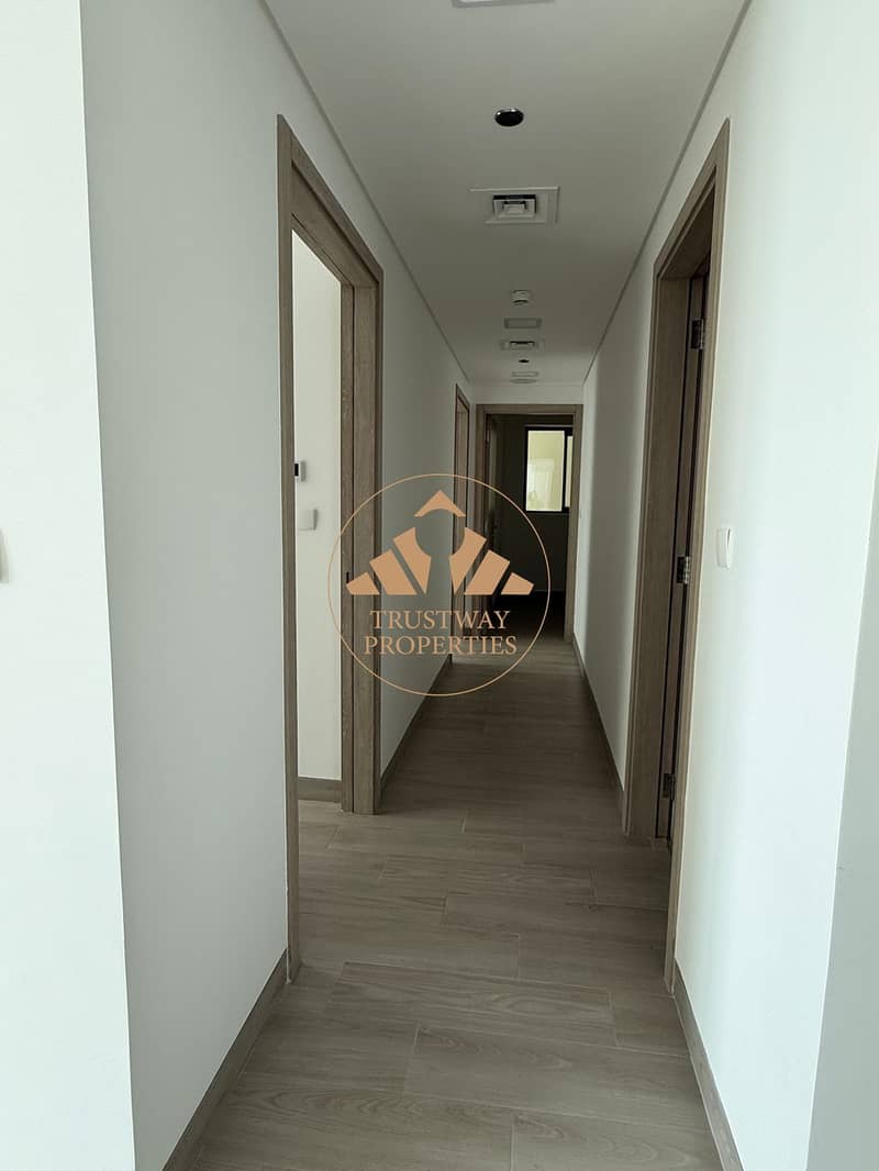 9 hallway. jpg