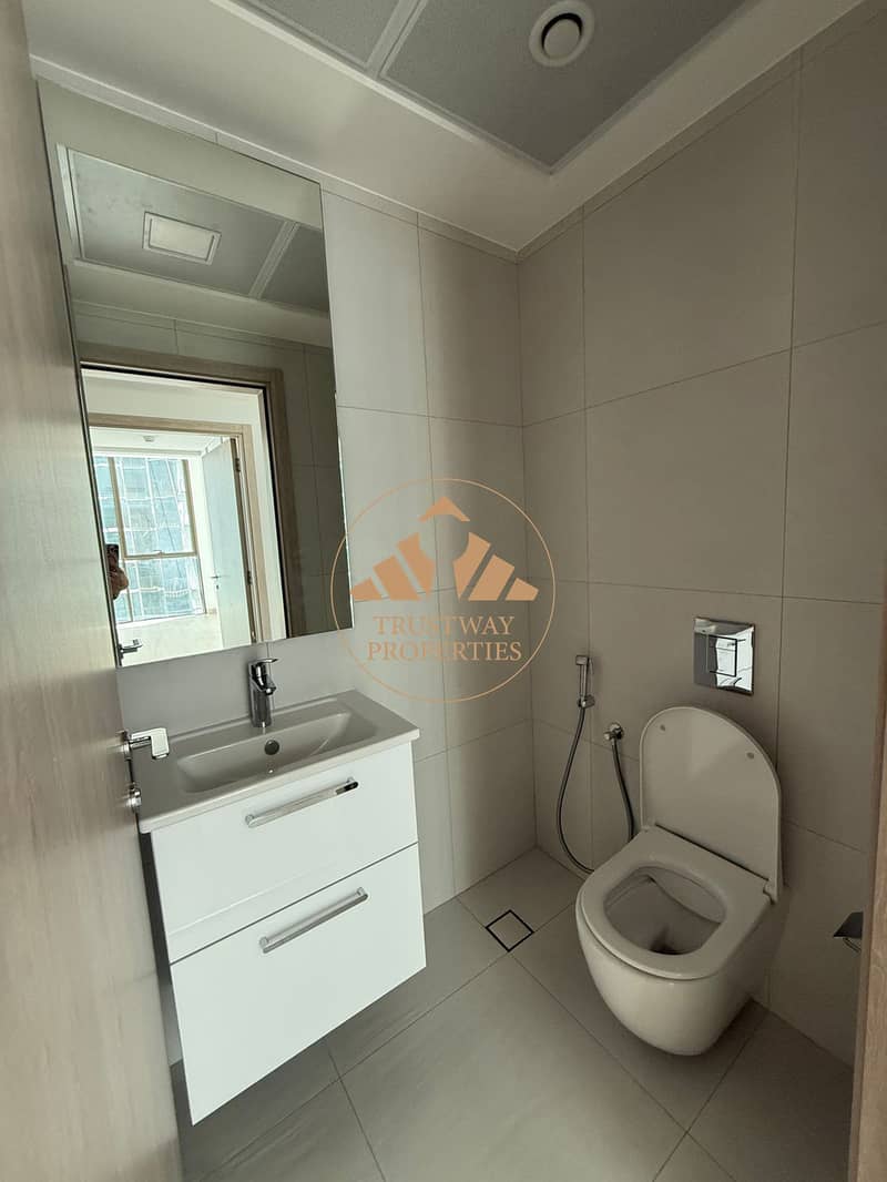15 bathroom (4). jpg